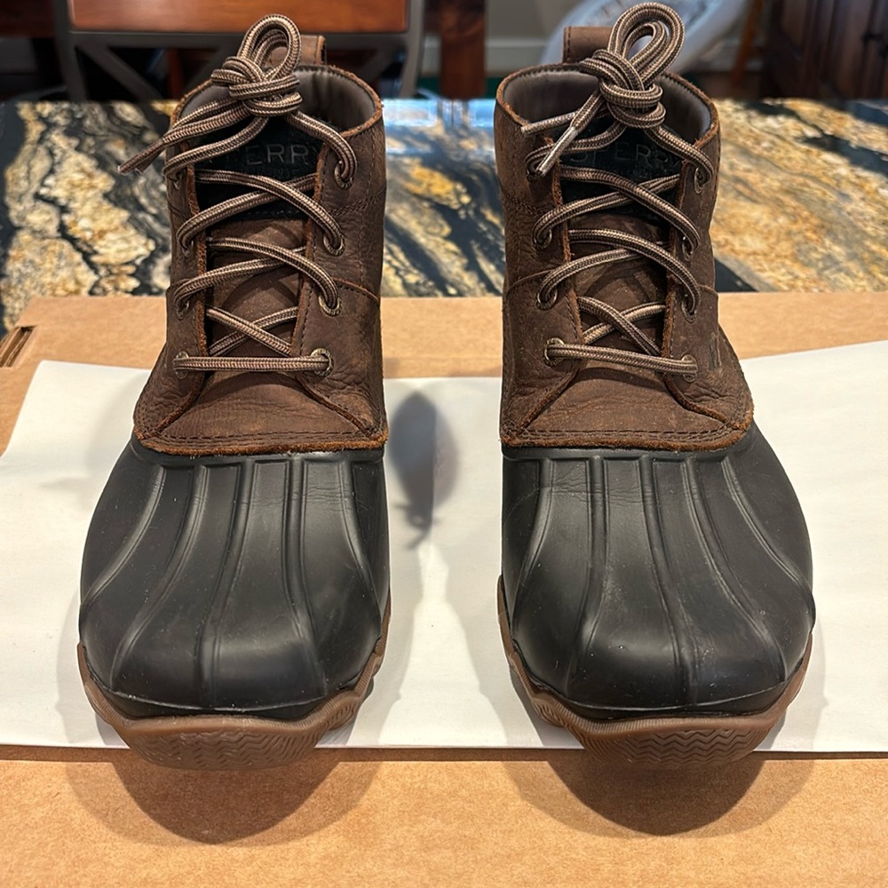 Men's Sperry Brewster Low Water-Resistant Duck Boot. Size 9